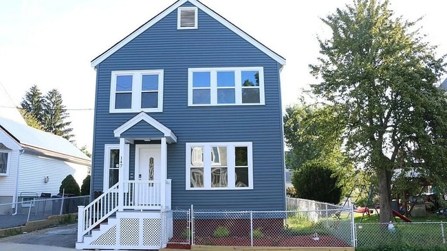 Photo - 147 Springvale Ave