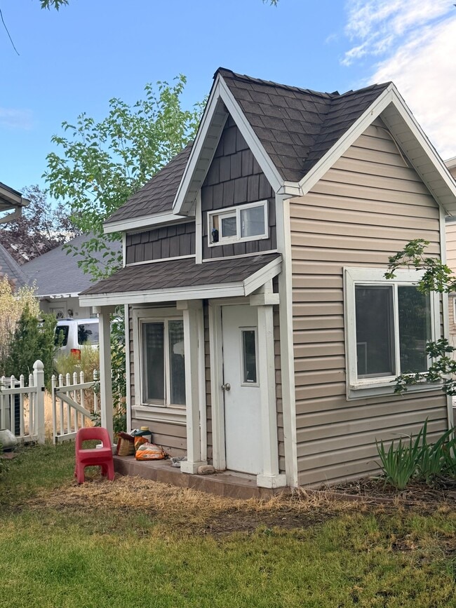 Photo - 937 W 2000 N St