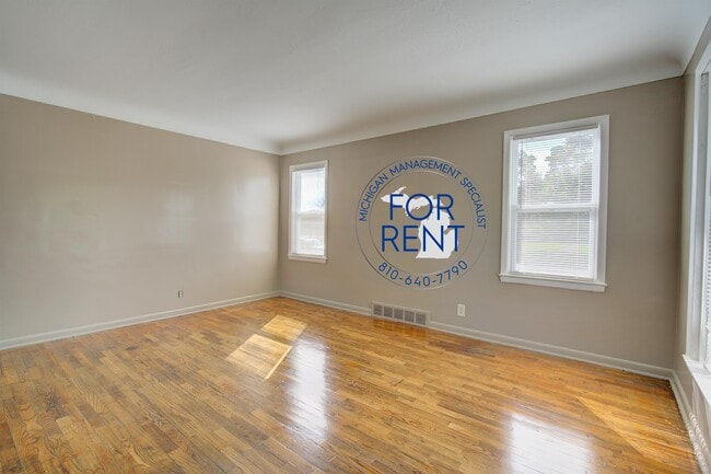 Photo - 2857 Stevenson St