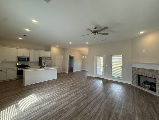 Photo - 132 Madisonville Dr