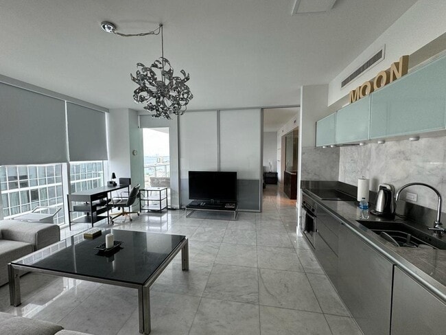 Building Photo - 1040 Biscayne Blvd Unit 1505