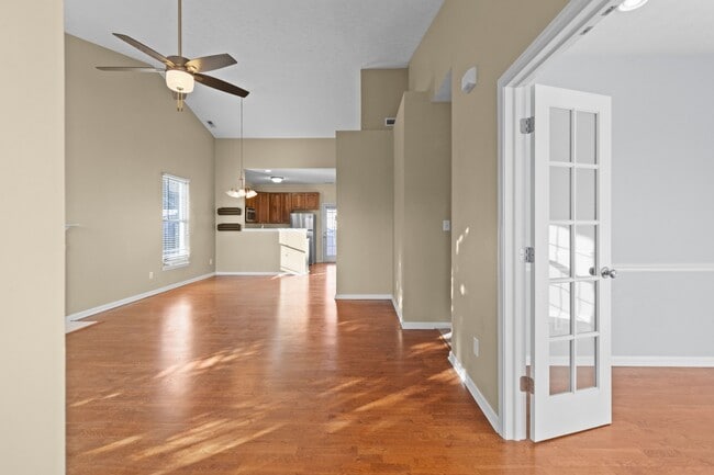 Photo - 952 Helston Ave