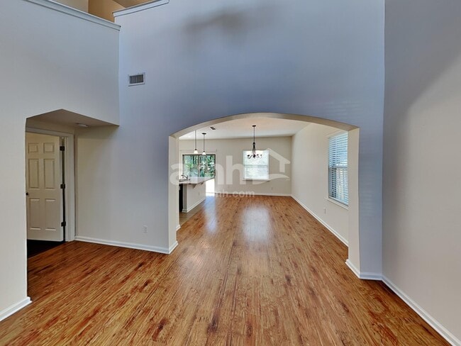 Photo - 231 Buck Run Way