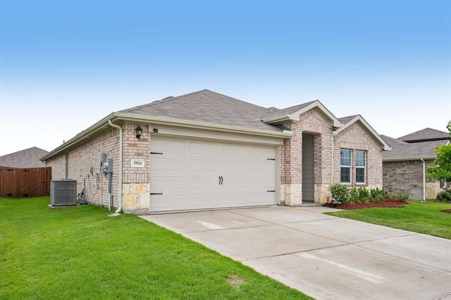 Photo - 3924 Pinebluff Ln
