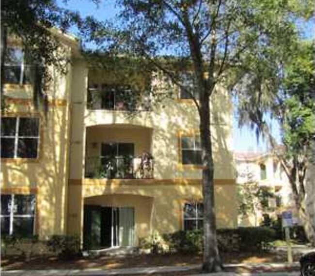 Building Photo - 1B/1B Plus a Den! Ground Floor Unit 110