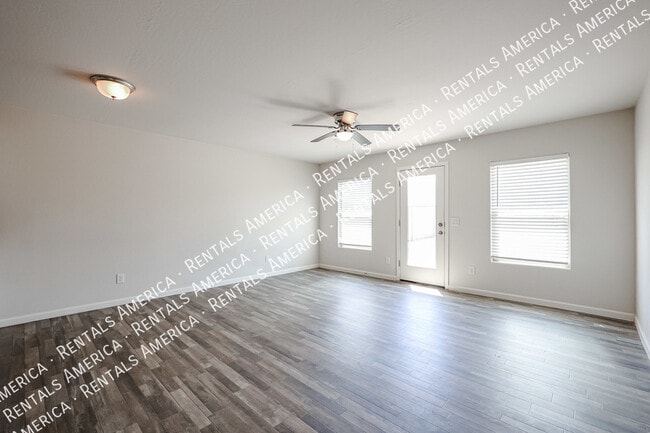 Photo - 123 E Bobcat Pl