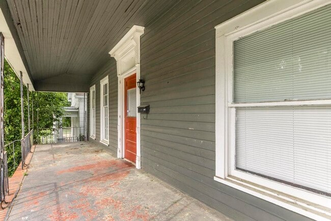 Photo - 1371 Ross St