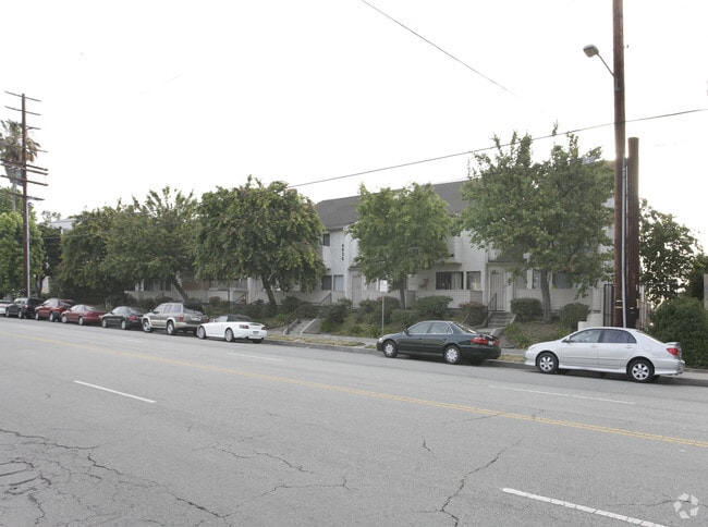 Photo - 4934 Coldwater Canyon Ave