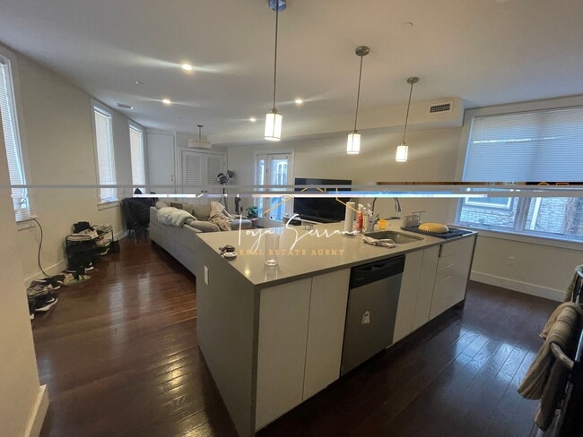 Building Photo - 20 Sussex St