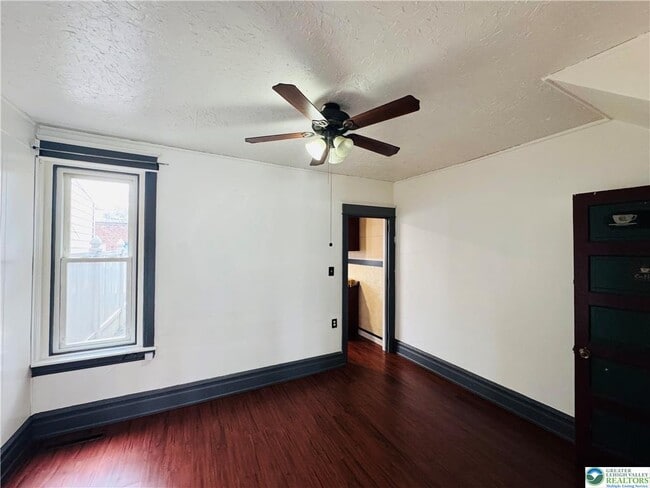 Photo - 637 N Penn St