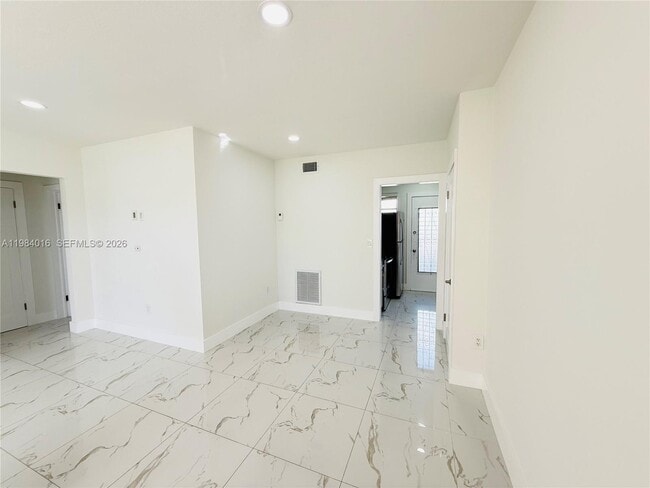 Photo - 617 SW 11th St Unit 14