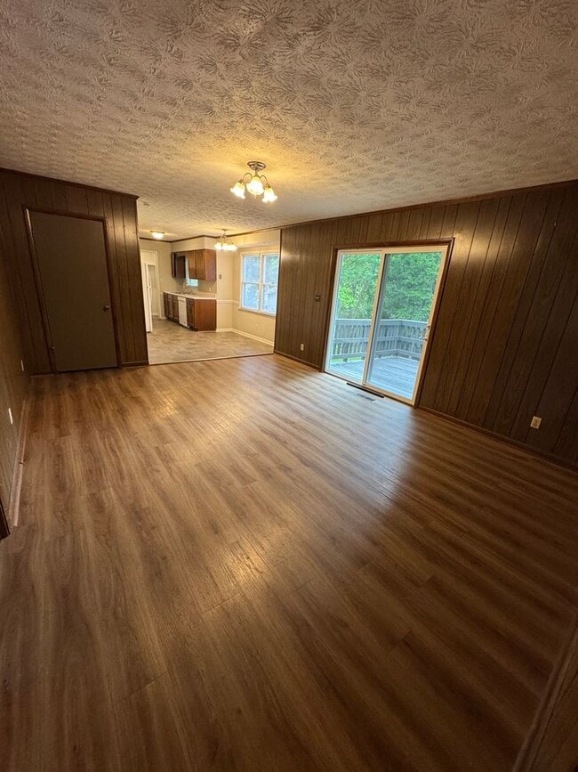 Photo - 1215 Wildoak Dr