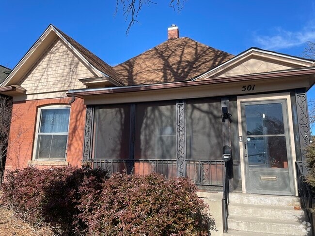 Building Photo - 501 Van Buren St Rental