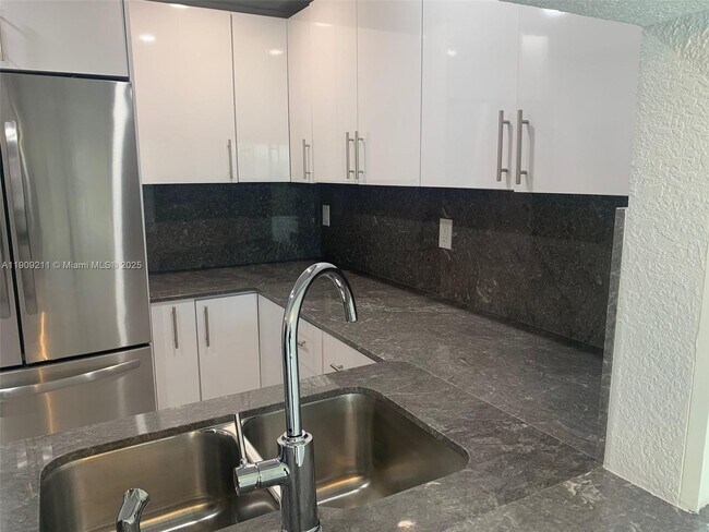 Photo - 16751 NE 9th Ave Unit 411