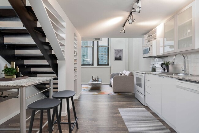 Parisian on Vine Apartments