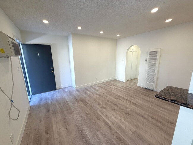 Photo - 12721 Matteson Ave Unidad 1