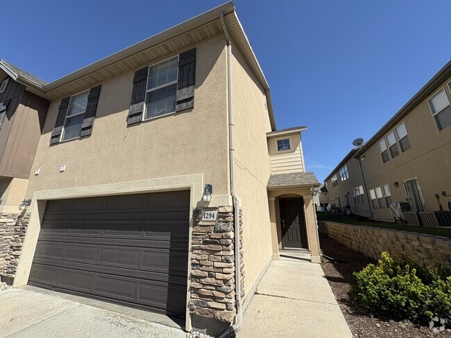 Building Photo - 1295 Willow Way Rental