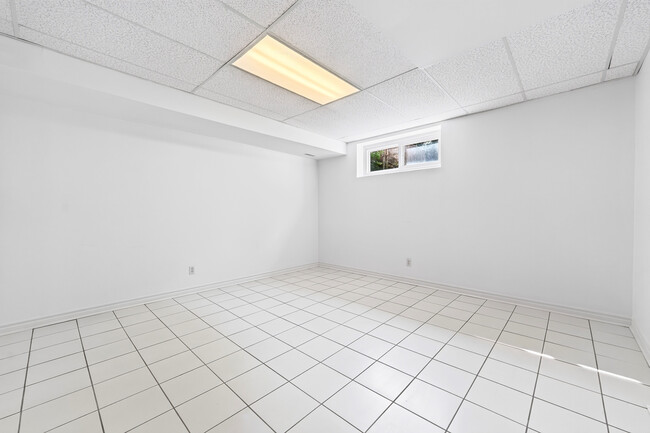 Photo - 402 Kingston Rd Unit BASEMENT APARTMENT