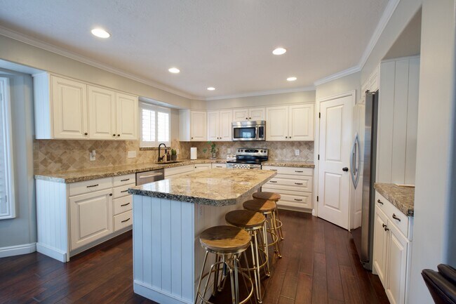 7136 Ponderosa Way