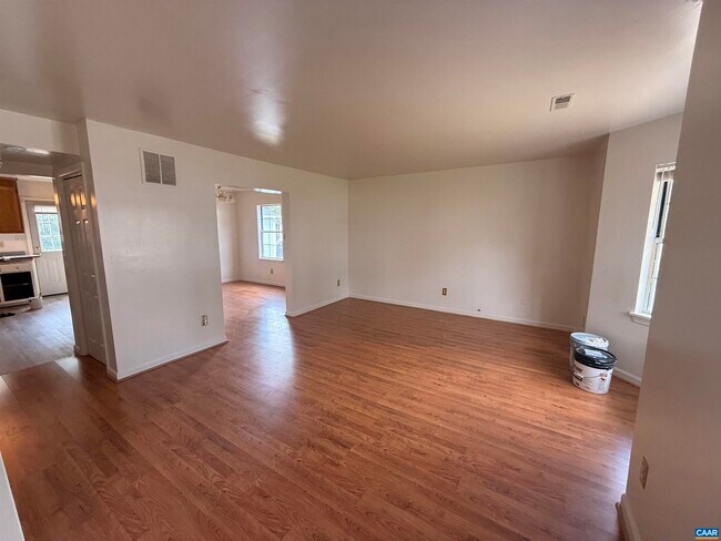 2319 Finch Ct