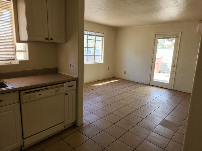 Photo - 2140 N Forgeus Ave Unit 2140 N Forgeus Ave