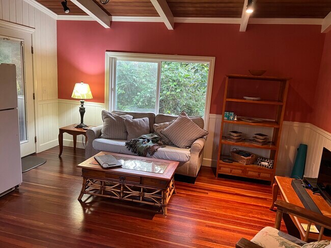 Afternoon main room - 83-5515 Hawaii Belt Rd Unit Sugar Shack 2