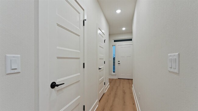 Photo - 1861 Lapis Ave