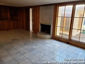 Photo - 118 E Elmview Pl
