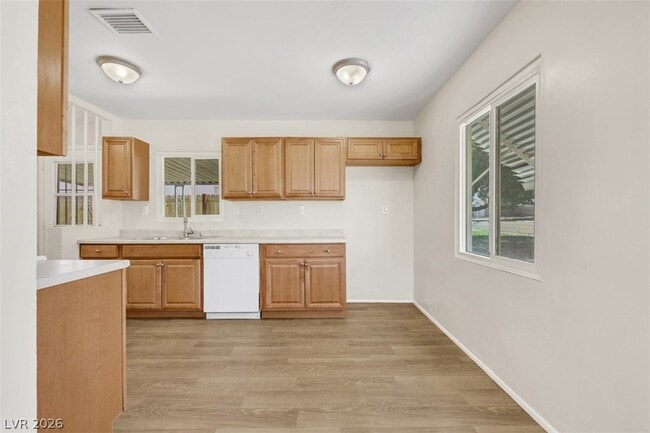 Photo - 625 National St