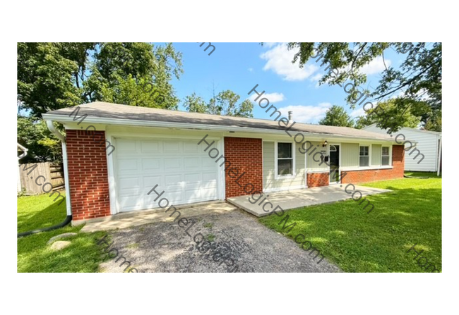 Building Photo - EAST SIDE 3 BEDROOM RANCH HOME AVAILABLE NOW!