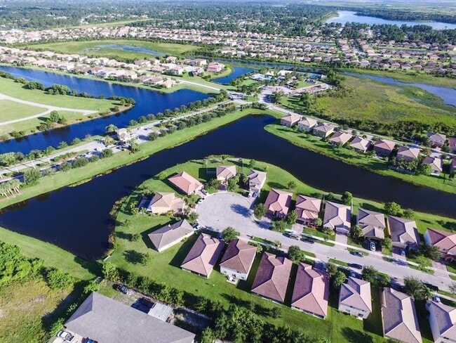 Photo - 1988 Marblehead Way