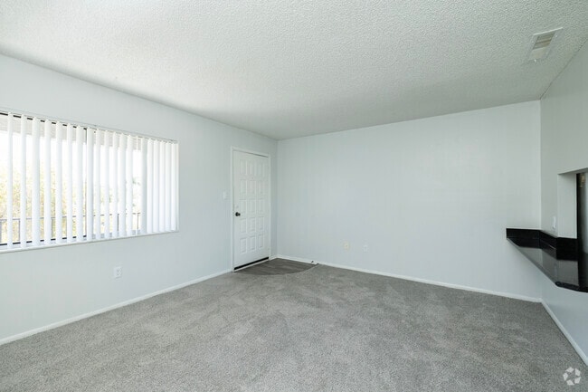 1BR, 1BA - 501SF - Living Room