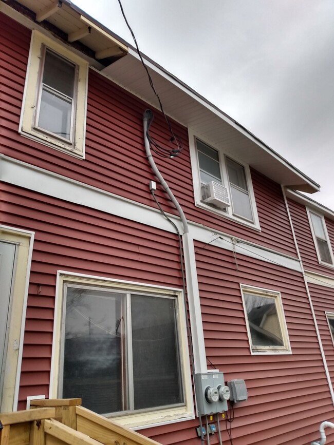 Building Photo - 406 E Beacon Ave Unit lower Rental