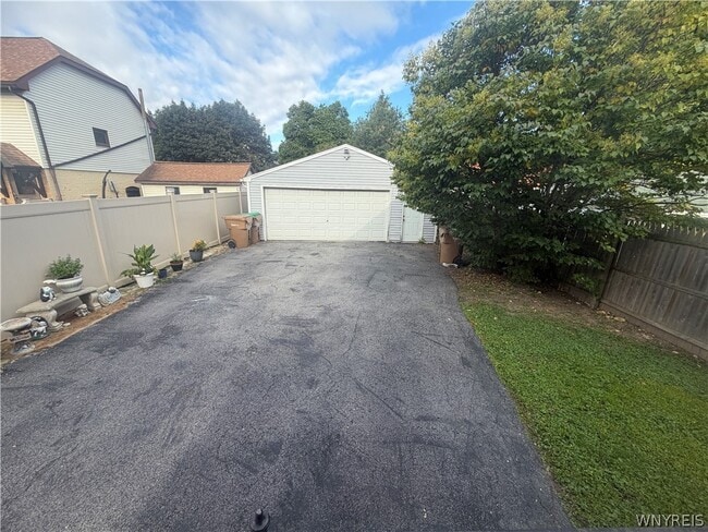 Photo - 94 Reo Ave