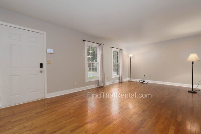 Photo - Freshly Painted, Pet-Friendly, Off-Street Parking, Walk to Carlisle HS!