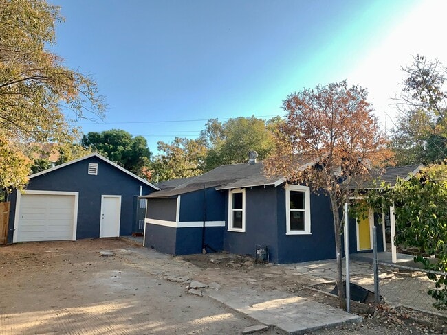 Photo - Spacious 3 bedroom 1 bath