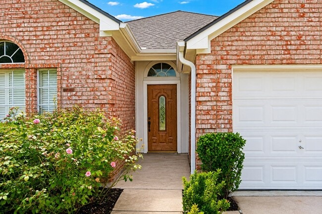 Photo - 6858 Stillwater Dr