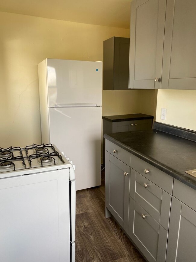 Photo - 461-463 Glen Street Unidad 463 -Upper