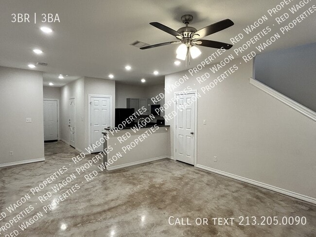 Photo - 6926 Crestway Rd