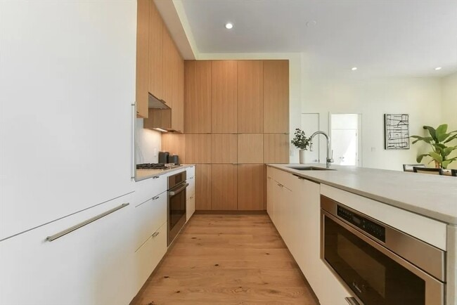 Building Photo - 80 Terrace St Unit 303