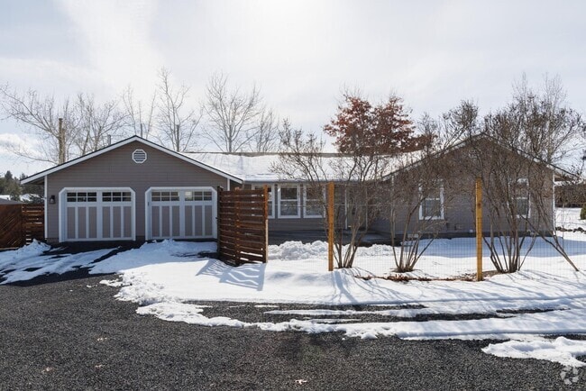 Building Photo - 8627 SW Panorama Rd Rental
