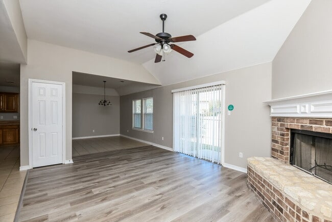 Photo - 409 Partridge Cir