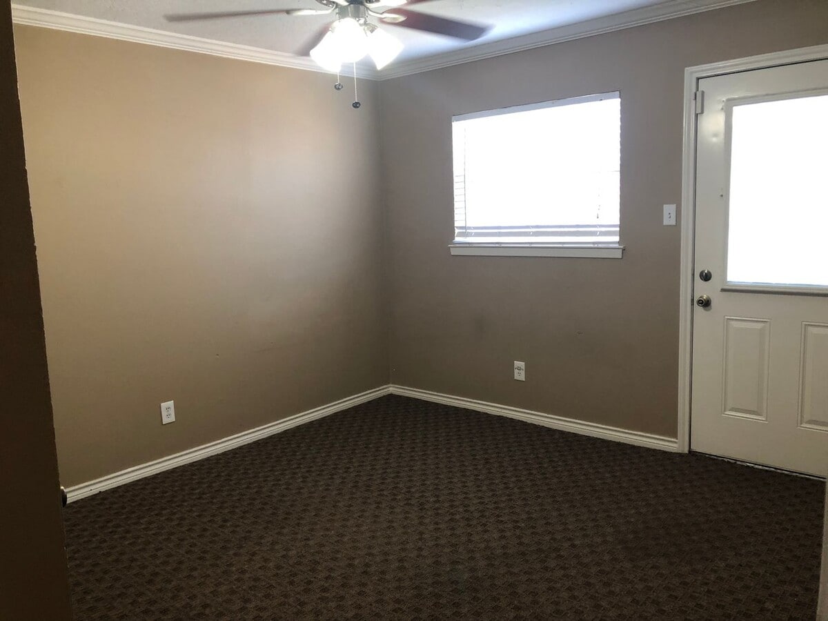 Photo - 3/1.5 House with HUGE backyard available in February!