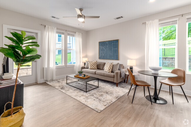 1BR, 1BA - 738 SF - Madison Ridge