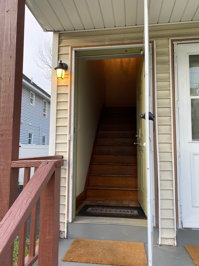 Photo - 821 Hamilton St Unit Upper