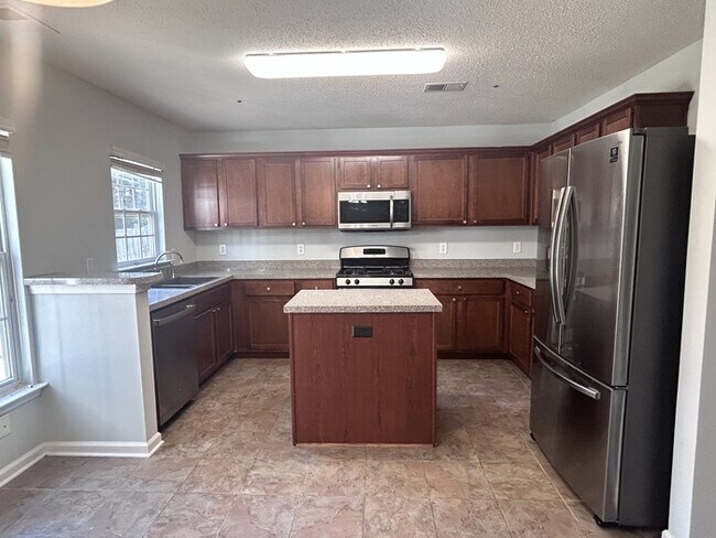 Photo - Large 3 bedroom 2 living room house w comm Pool!
