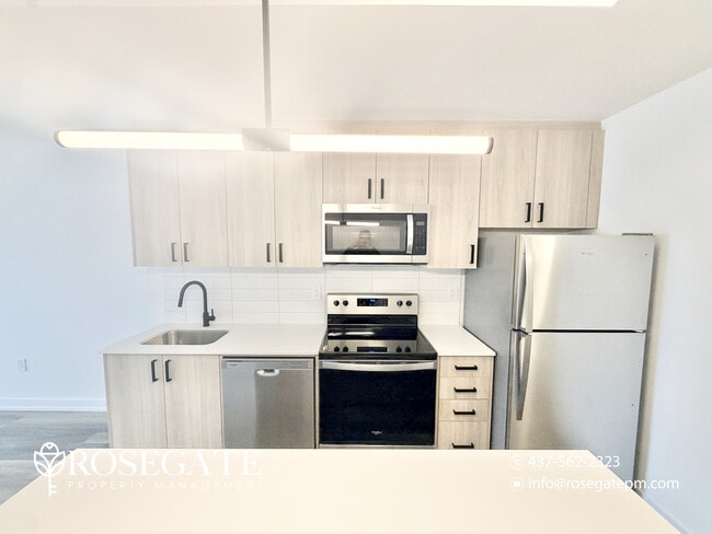 Photo - Modern Apartment with Private Balcony & In-Unit Laundry – Pet Friendly – Kitchener
