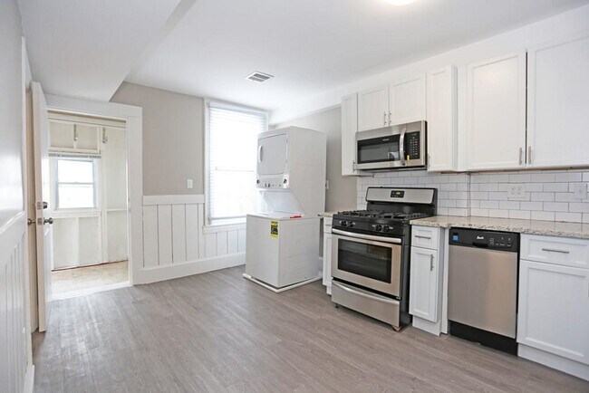 Photo - 135 Eutaw St Unit 2