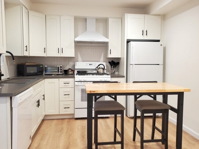 Kitchen/eating area - 8973 W 24th St