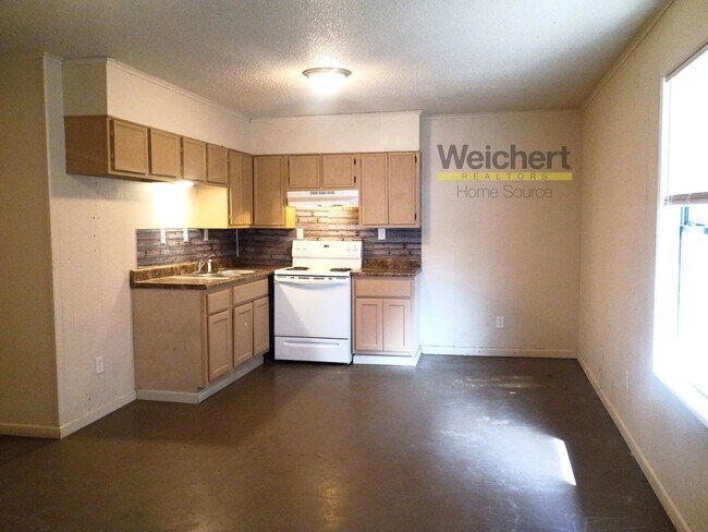 Photo - Affordable 2BR with W/D Hookups & Easy Highway Access Unit 915-1